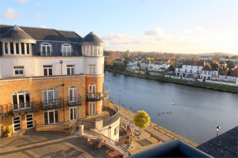 Is Staines-upon-Thames a Nice Area?