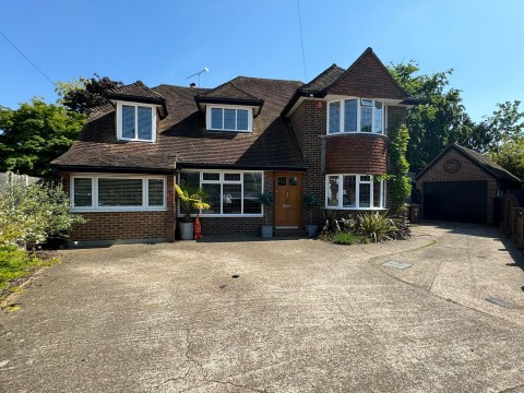 Ashview Close, Ashford, Surrey